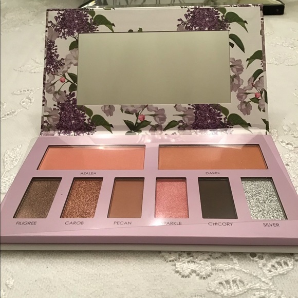 Sakura + Sage Blush and Eyeshadow Palette NWT - Picture 3 of 3